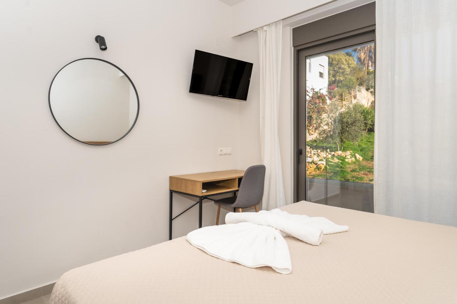 Dreta Suites Chrissi Akti Chania Exterior foto